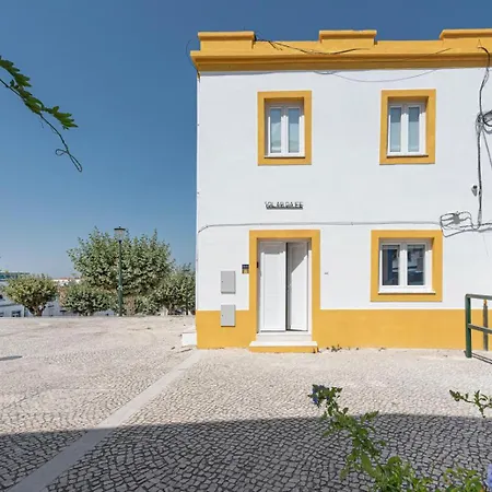 Solar Da Fe 3 2 Quartos By Wsa Atalaia (Lisbon)